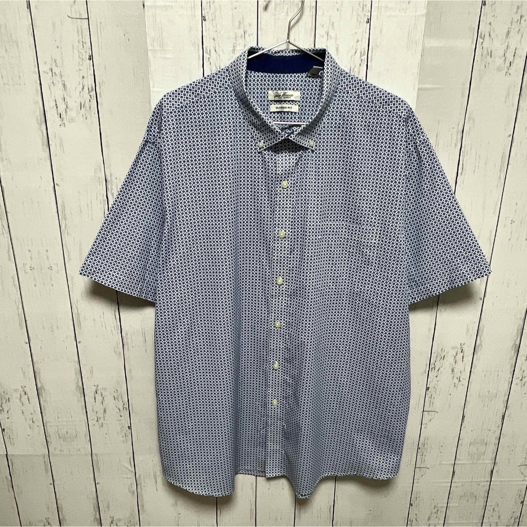 shirts(シャツ)のUSA古着　半袖シャツ　2X　ブルー　ホワイト　総柄　花柄　VAN HEUSEN メンズのトップス(シャツ)の商品写真