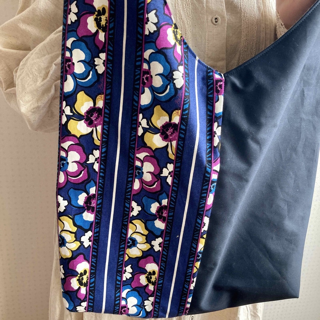 Vera Bradley(ヴェラブラッドリー)のワンハンドルバッグ　畳めるバッグ　ヴェラブラッドリー　ワンショルダートートバッグ ハンドメイドのファッション小物(バッグ)の商品写真