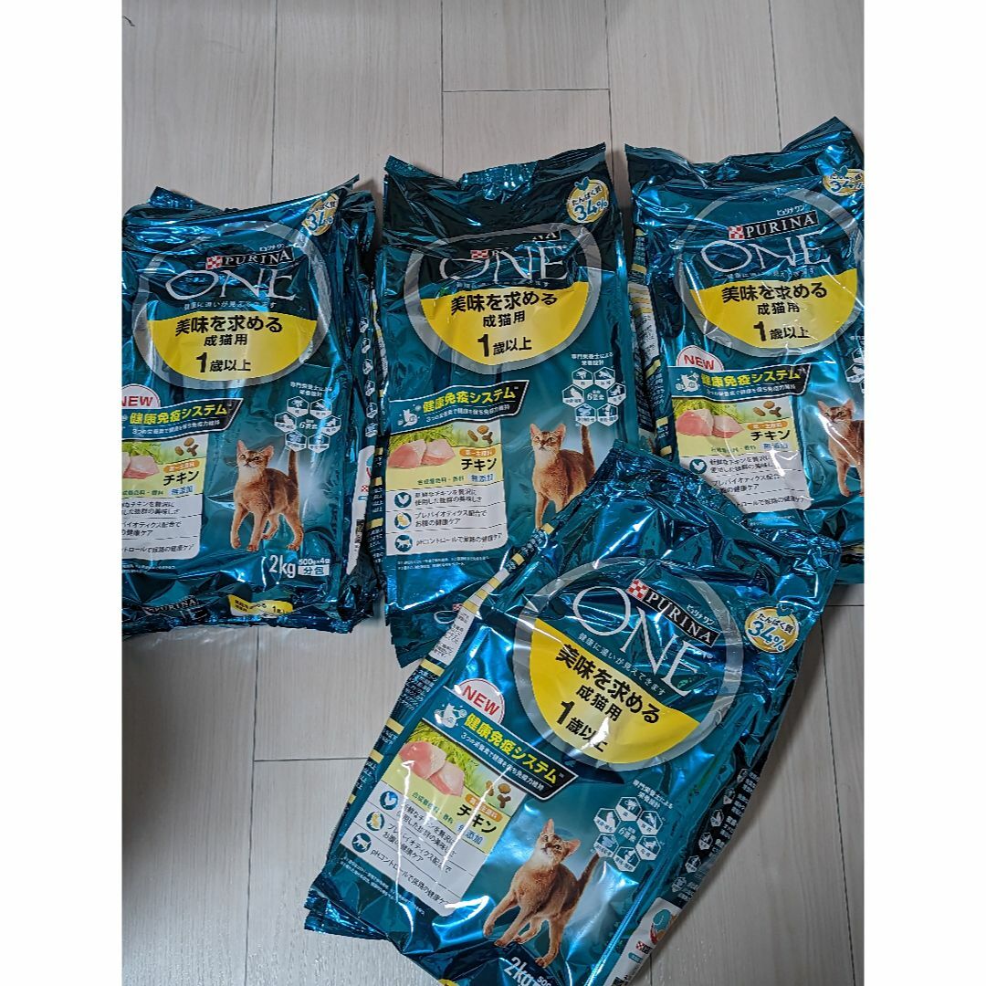 Nestle(ネスレ)のピュリナワン 美味を求める成猫用 1歳以上チキン2㎏　4袋 その他のペット用品(ペットフード)の商品写真