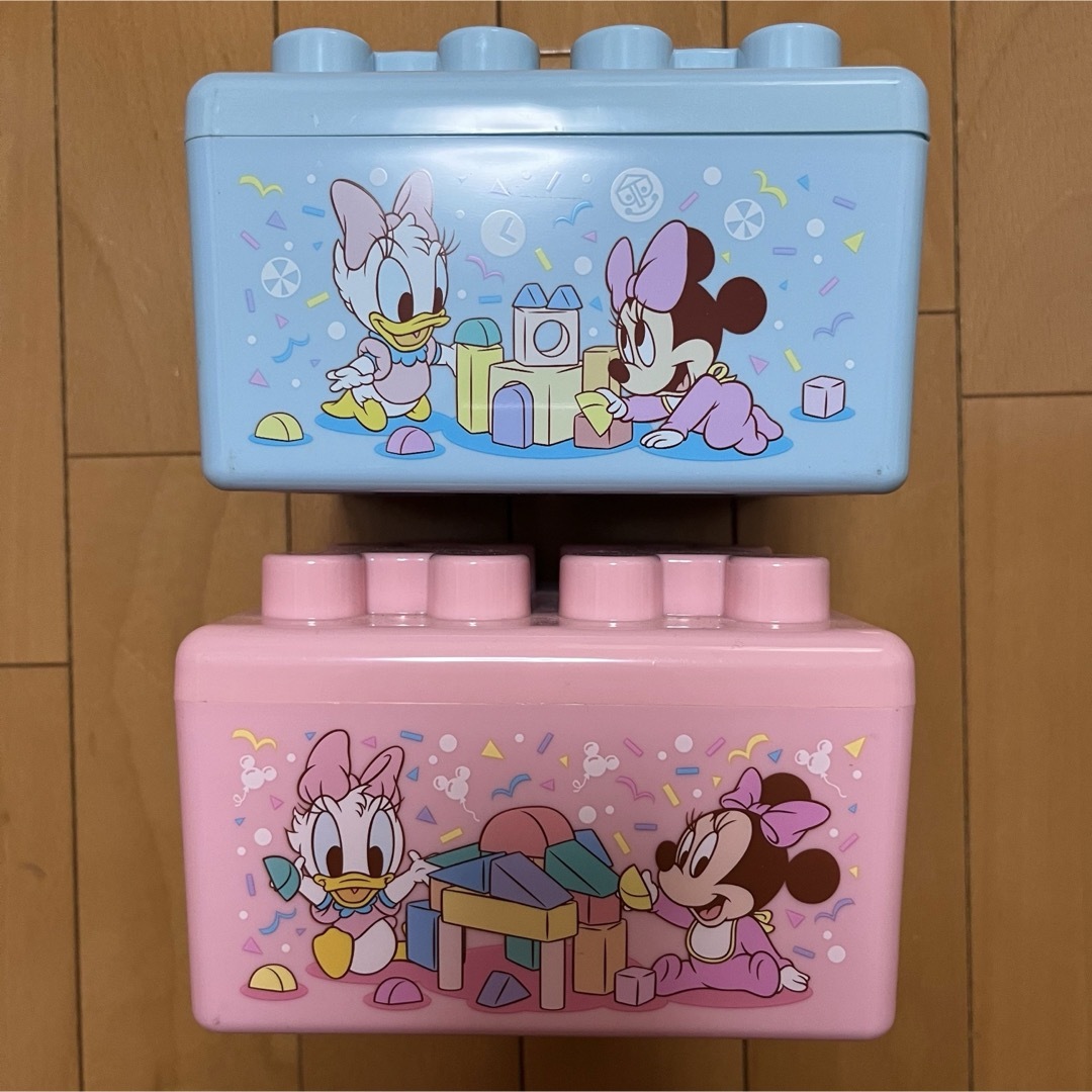 Disney(ディズニー)のディズニーランド ブロック型 お菓子箱 入れ物 ベビーミッキー 収納ボックス エンタメ/ホビーのおもちゃ/ぬいぐるみ(キャラクターグッズ)の商品写真