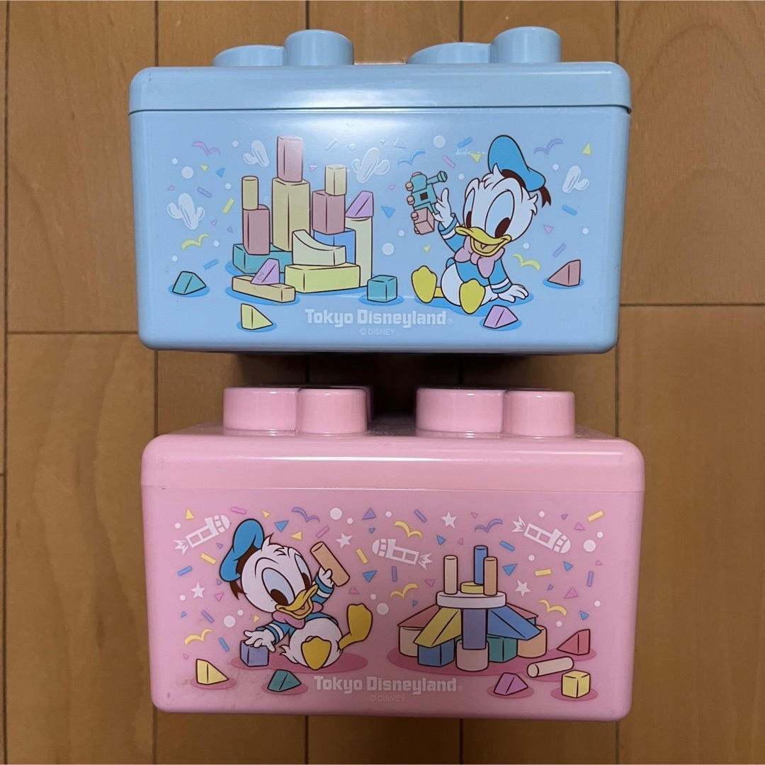 Disney(ディズニー)のディズニーランド ブロック型 お菓子箱 入れ物 ベビーミッキー 収納ボックス エンタメ/ホビーのおもちゃ/ぬいぐるみ(キャラクターグッズ)の商品写真