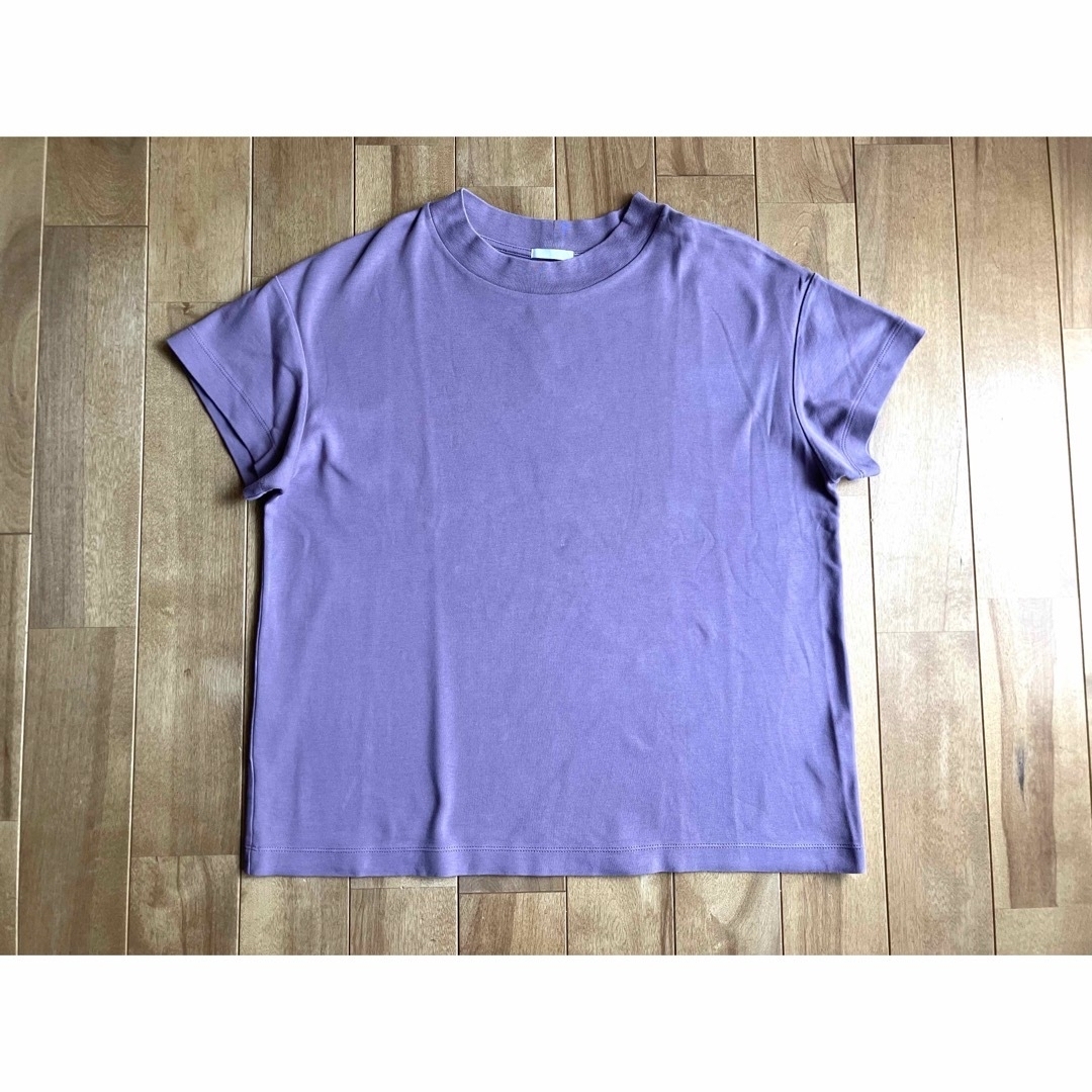 GU(ジーユー)の【Ladies'】 GU モーブ 半袖 Tシャツ 美品 レディースのトップス(Tシャツ(半袖/袖なし))の商品写真