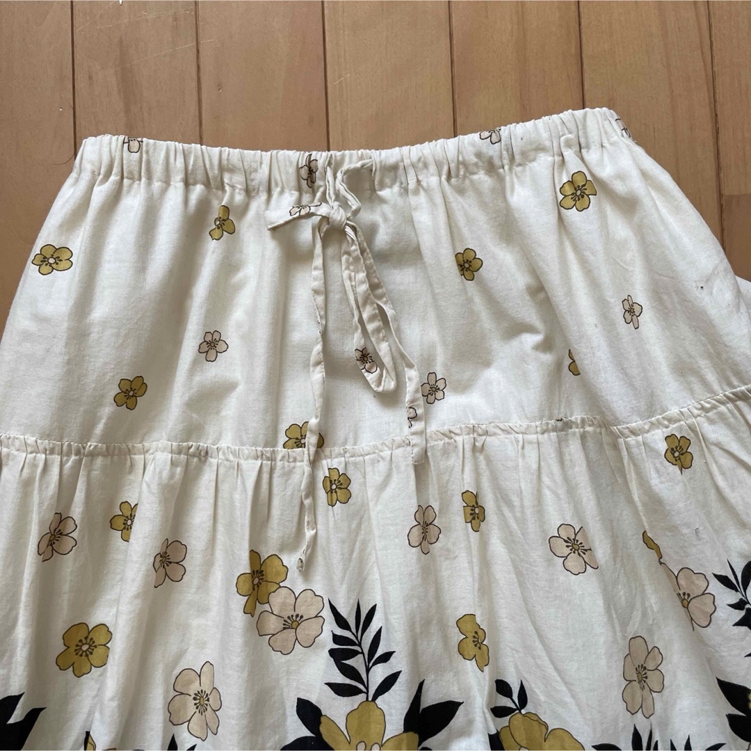 RETRO GIRL(レトロガール)のRETRO GIRL 花柄がかわいいスカート レディースのスカート(ひざ丈スカート)の商品写真