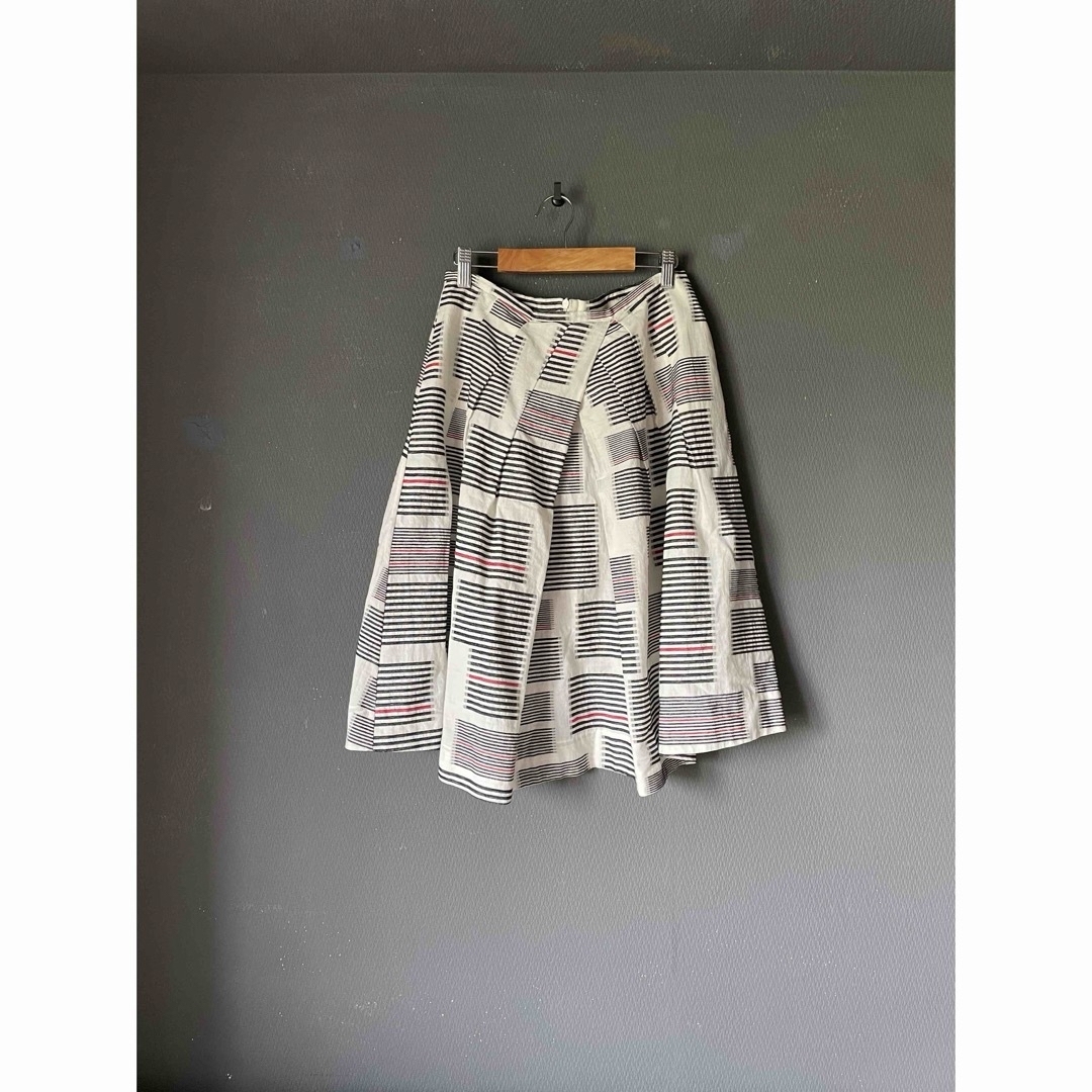 TOMORROWLAND(トゥモローランド)のmomoniスカート レディースのスカート(ひざ丈スカート)の商品写真