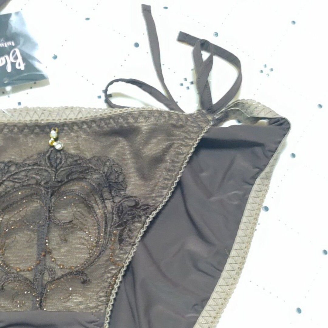 tutuanna(チュチュアンナ)のチュチュアンナレディースショーツМサイズタンス整理品　茶色　ヒモ レディースの下着/アンダーウェア(ショーツ)の商品写真