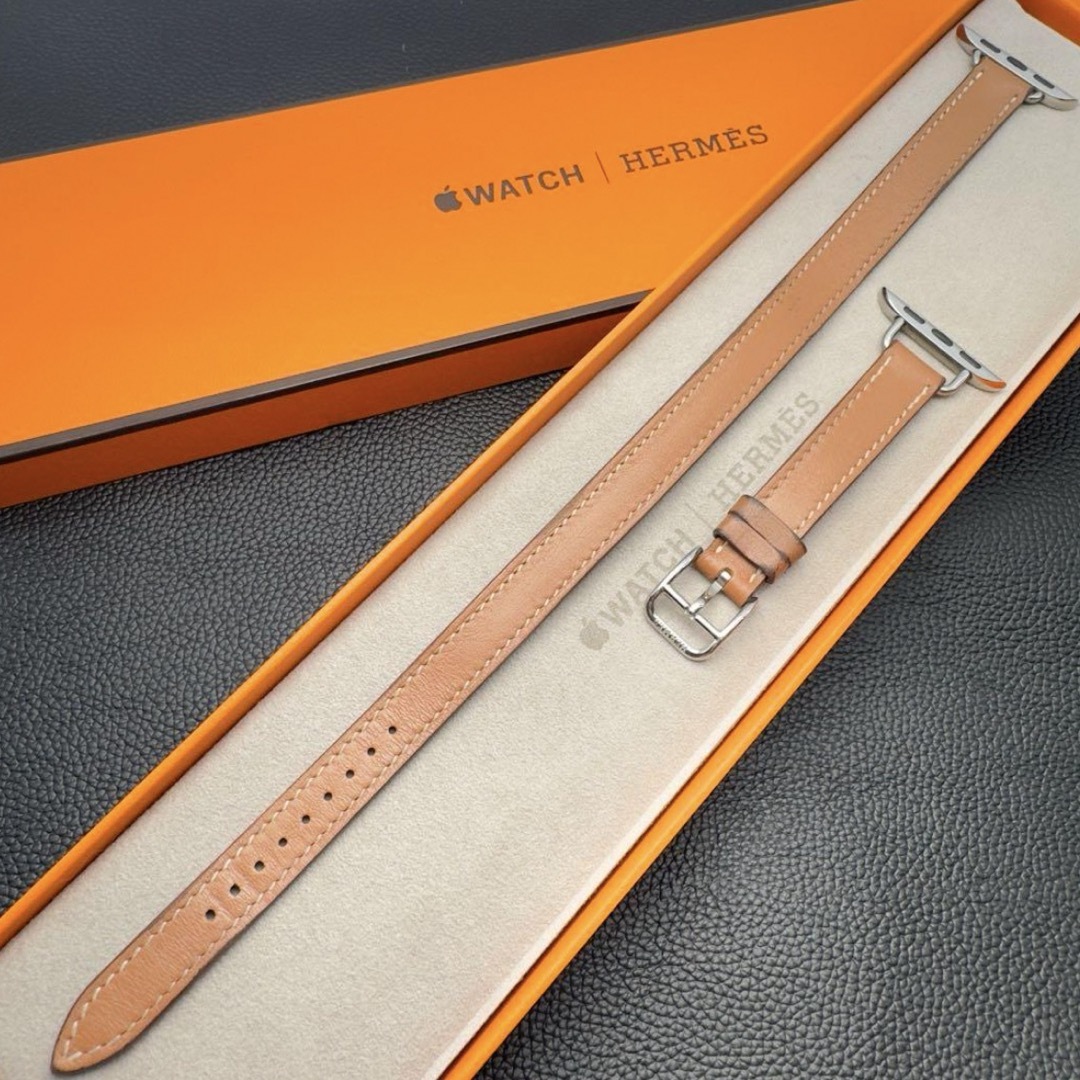 Apple(アップル)の1435 Apple Watch エルメス　ゴールド　二重　HERMES レディースのファッション小物(腕時計)の商品写真