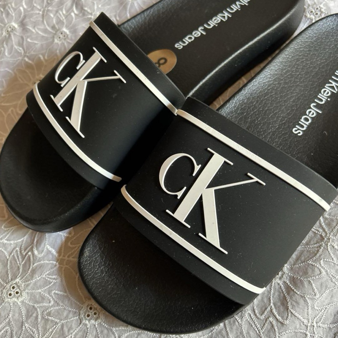 Calvin Klein(カルバンクライン)の⭐️新品　カルバンクライン  シャワーサンダル　シャワサン　US8 26㎝ メンズの靴/シューズ(サンダル)の商品写真