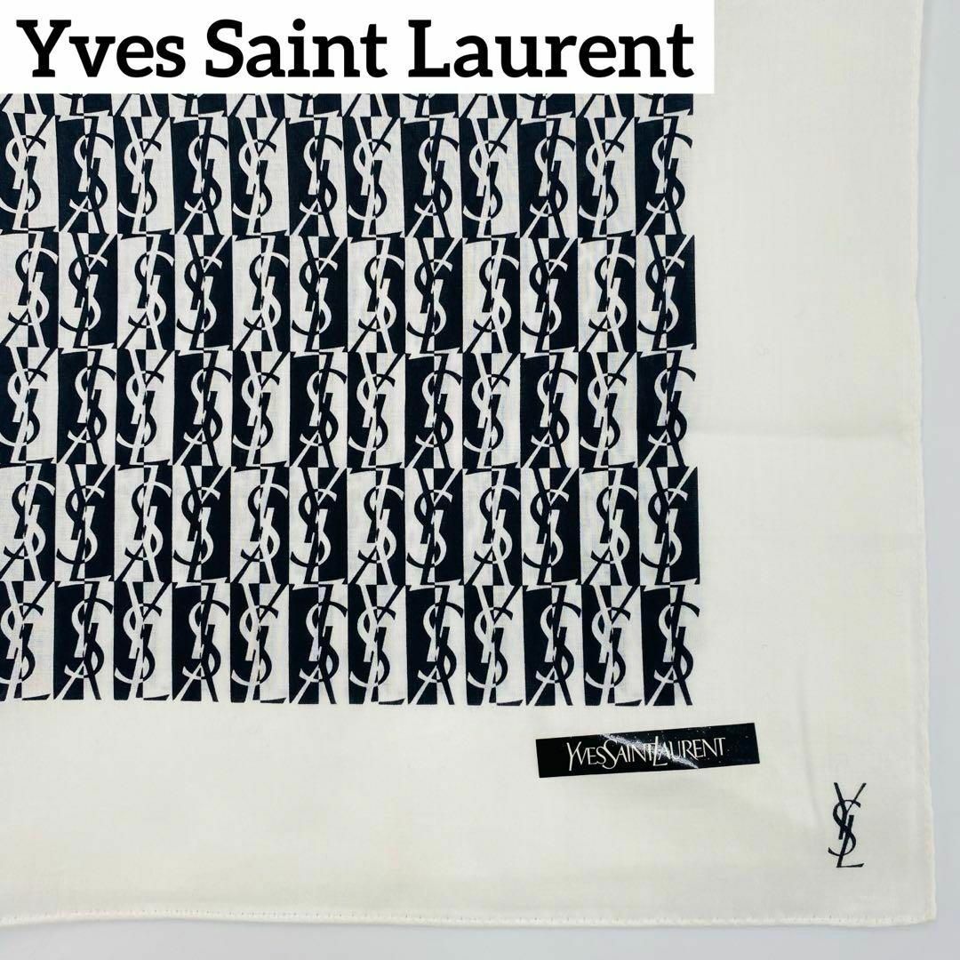 Yves Saint Laurent(イヴサンローラン)の美品 ★Yves Saint Laurent★ ハンカチ 大判 ロゴ ホワイト レディースのファッション小物(ハンカチ)の商品写真