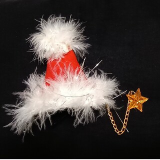 クリスマス帽子のクリップ飾り　星チャーム付き(バレッタ/ヘアクリップ)