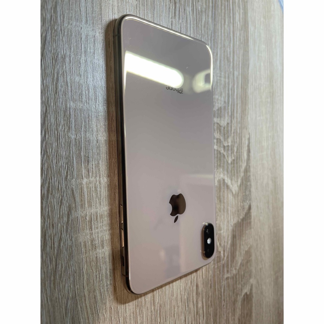 Apple(アップル)の中古、美品　iPhone XS MAX ゴールド　64GB スマホ/家電/カメラのスマートフォン/携帯電話(スマートフォン本体)の商品写真