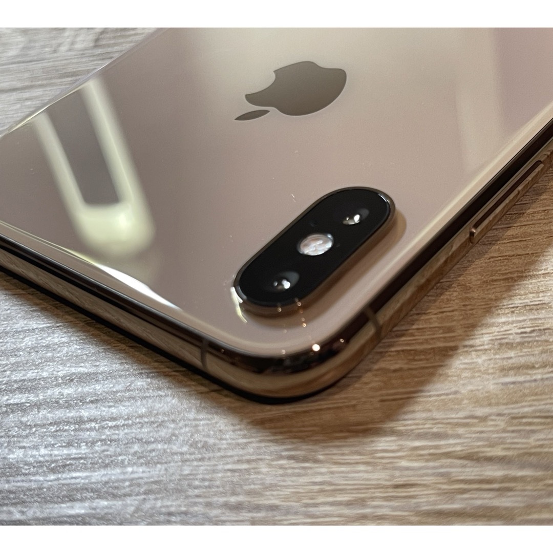 Apple(アップル)の中古、美品　iPhone XS MAX ゴールド　64GB スマホ/家電/カメラのスマートフォン/携帯電話(スマートフォン本体)の商品写真