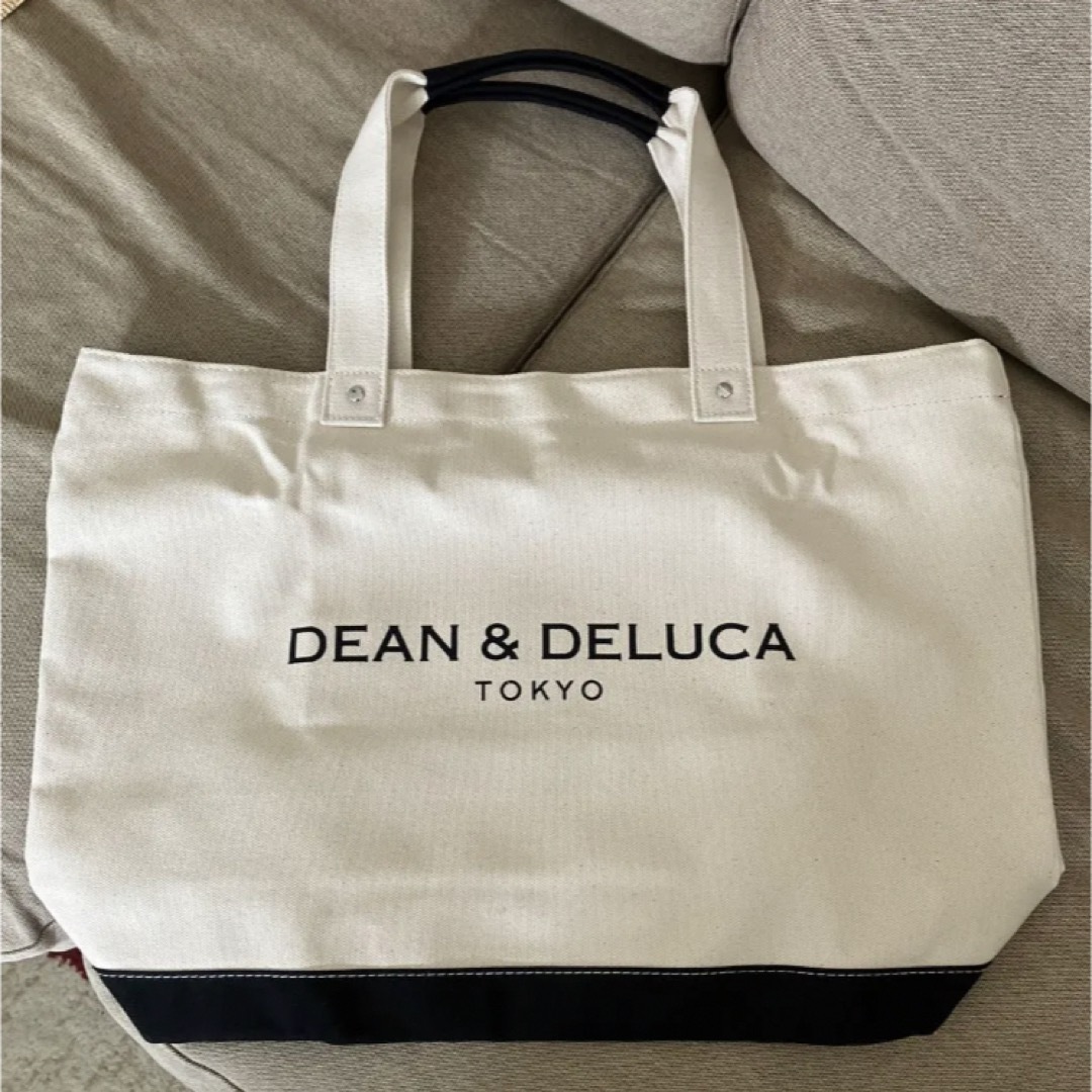 DEAN & DELUCA(ディーンアンドデルーカ)のDEAN&DELUCA 東京駅限定  ロゴトートバッグ ディーン&デルーカ レディースのバッグ(トートバッグ)の商品写真