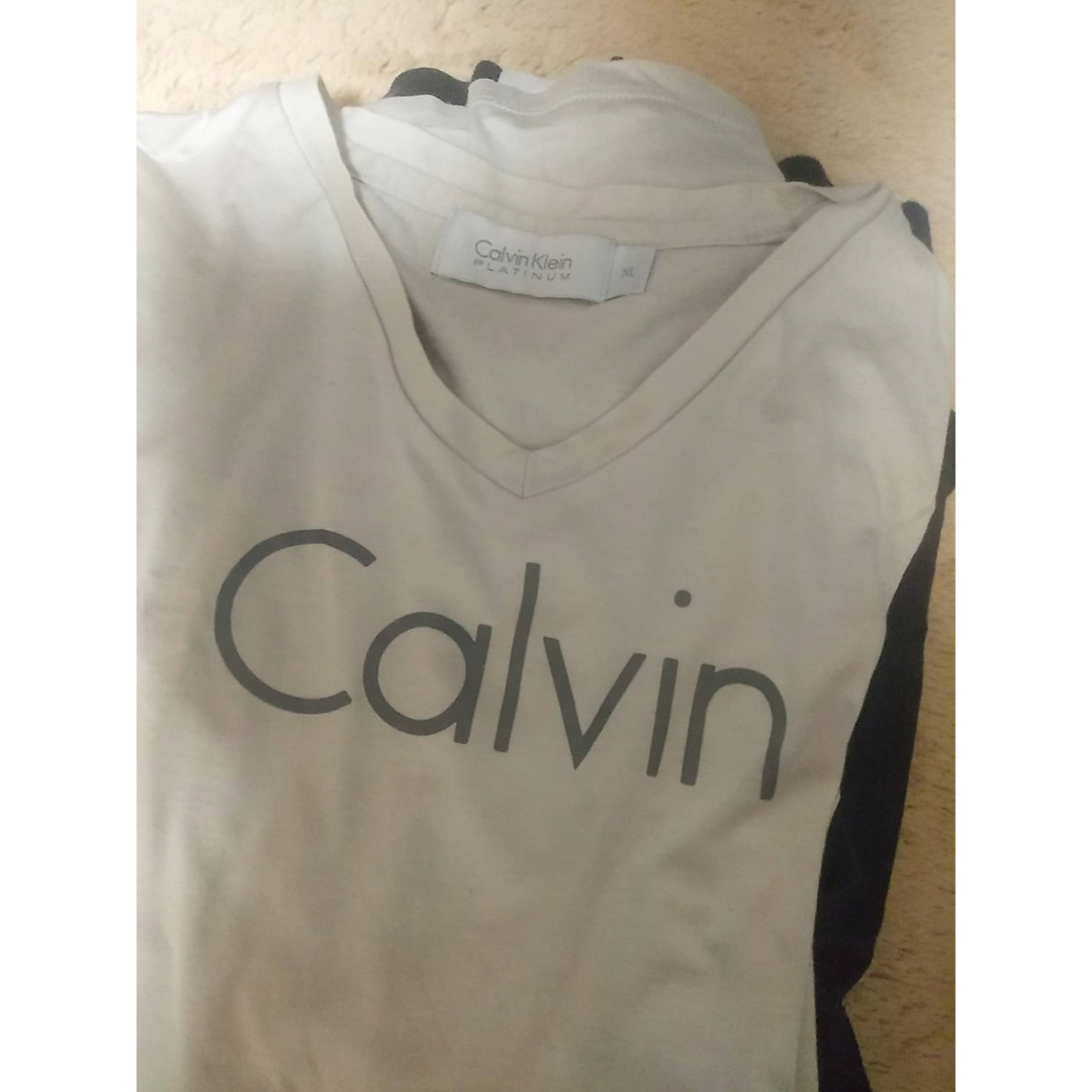 Calvin Klein(カルバンクライン)のカルバンクライン Tシャツ アイボリー XLサイズ メンズのトップス(Tシャツ/カットソー(半袖/袖なし))の商品写真