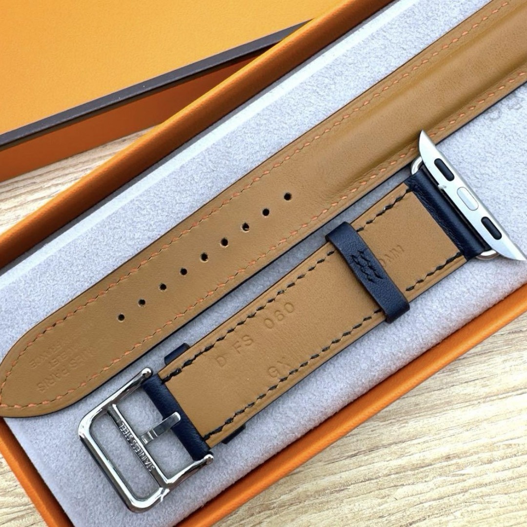 Apple(アップル)の1451 Apple Watch エルメス　インディゴ　クレ　二重　HERMES レディースのファッション小物(腕時計)の商品写真