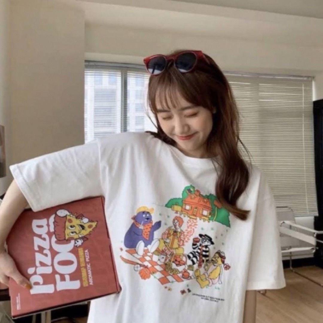 マクドナルド(マクドナルド)のマクドナルド　マック　マクド　Tシャツ　ホワイト　半袖　① レディースのトップス(Tシャツ(半袖/袖なし))の商品写真