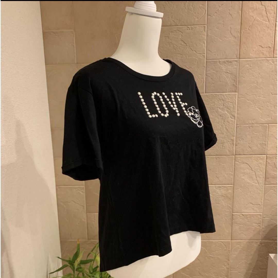 INGEBORG(インゲボルグ)のINGEBORG  黒LOVE  半袖 レディースのトップス(Tシャツ(半袖/袖なし))の商品写真