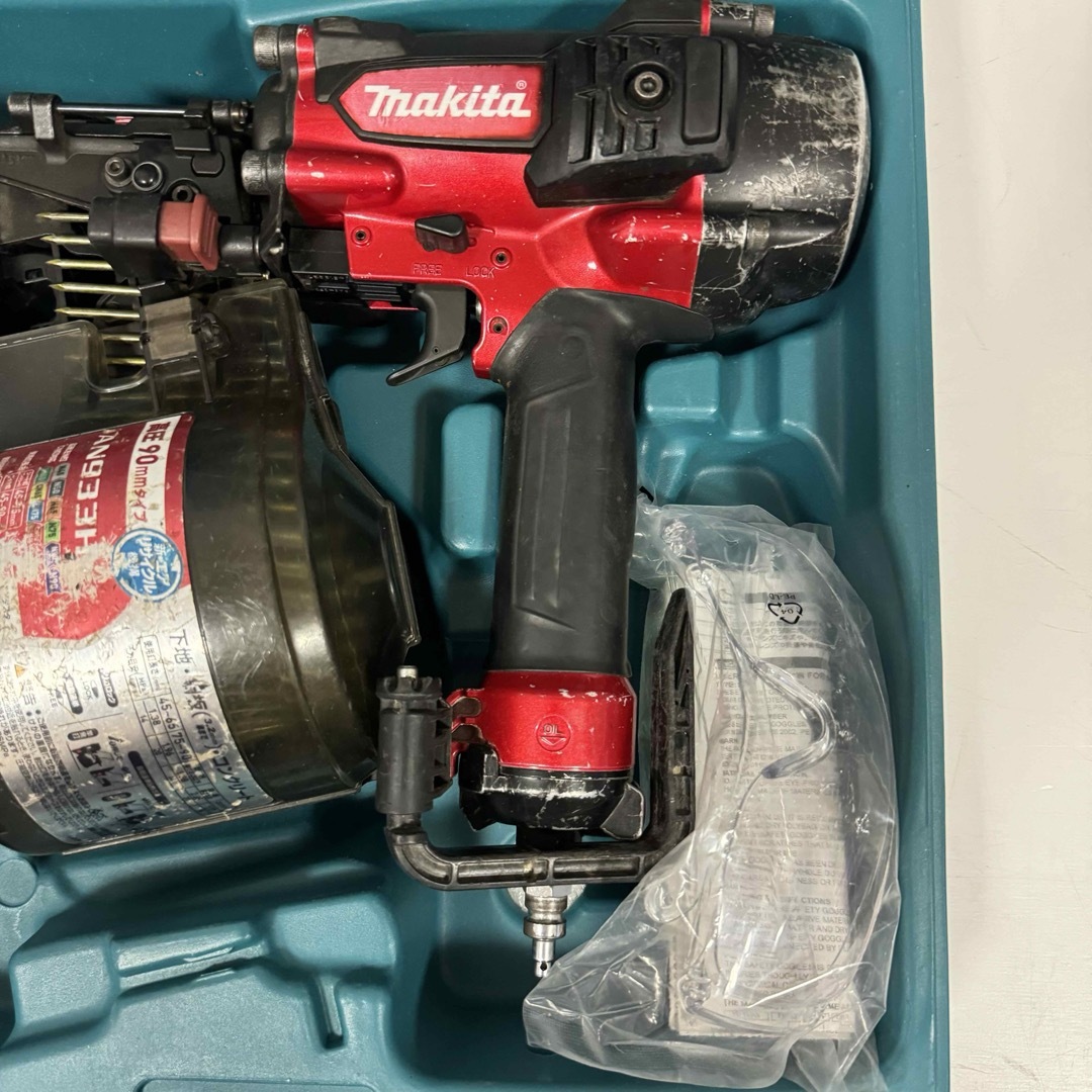 高圧 動作確認済み makita マキタ 高圧エア釘打機 AN933H 高圧 動作確認済み makita マキタ 高圧エア釘打機 AN933H