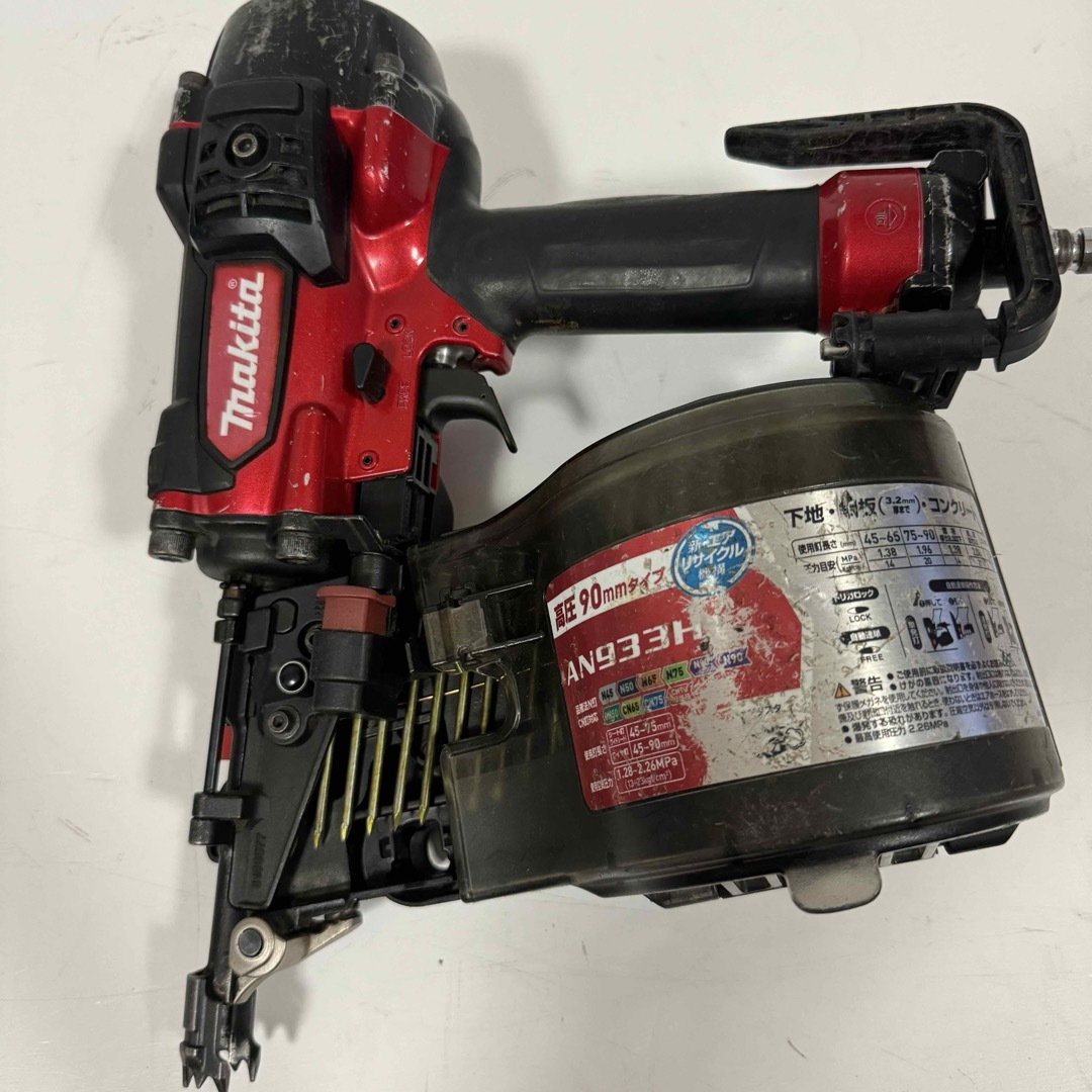 高圧 動作確認済み makita マキタ 高圧エア釘打機 AN933H 高圧 動作確認済み makita マキタ 高圧エア釘打機 AN933H