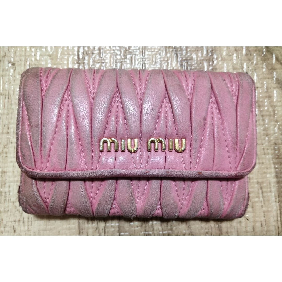 miumiu(ミュウミュウ)のmiumiu キーケース　ピンク レディースのファッション小物(キーケース)の商品写真