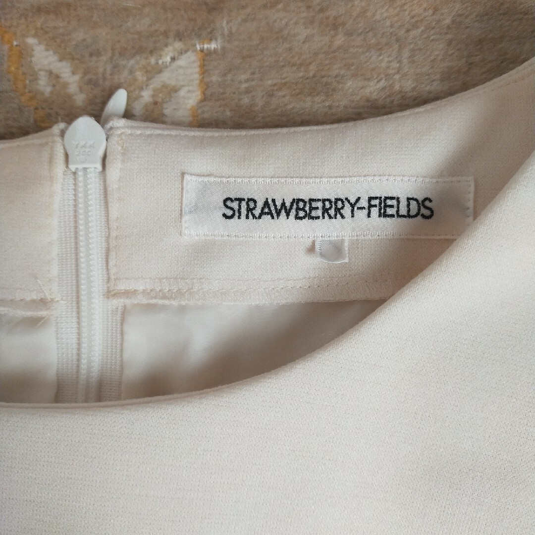 STRAWBERRY-FIELDS(ストロベリーフィールズ)のストロベリーフィールズ  ベルト付きワンピース レディースのワンピース(ひざ丈ワンピース)の商品写真