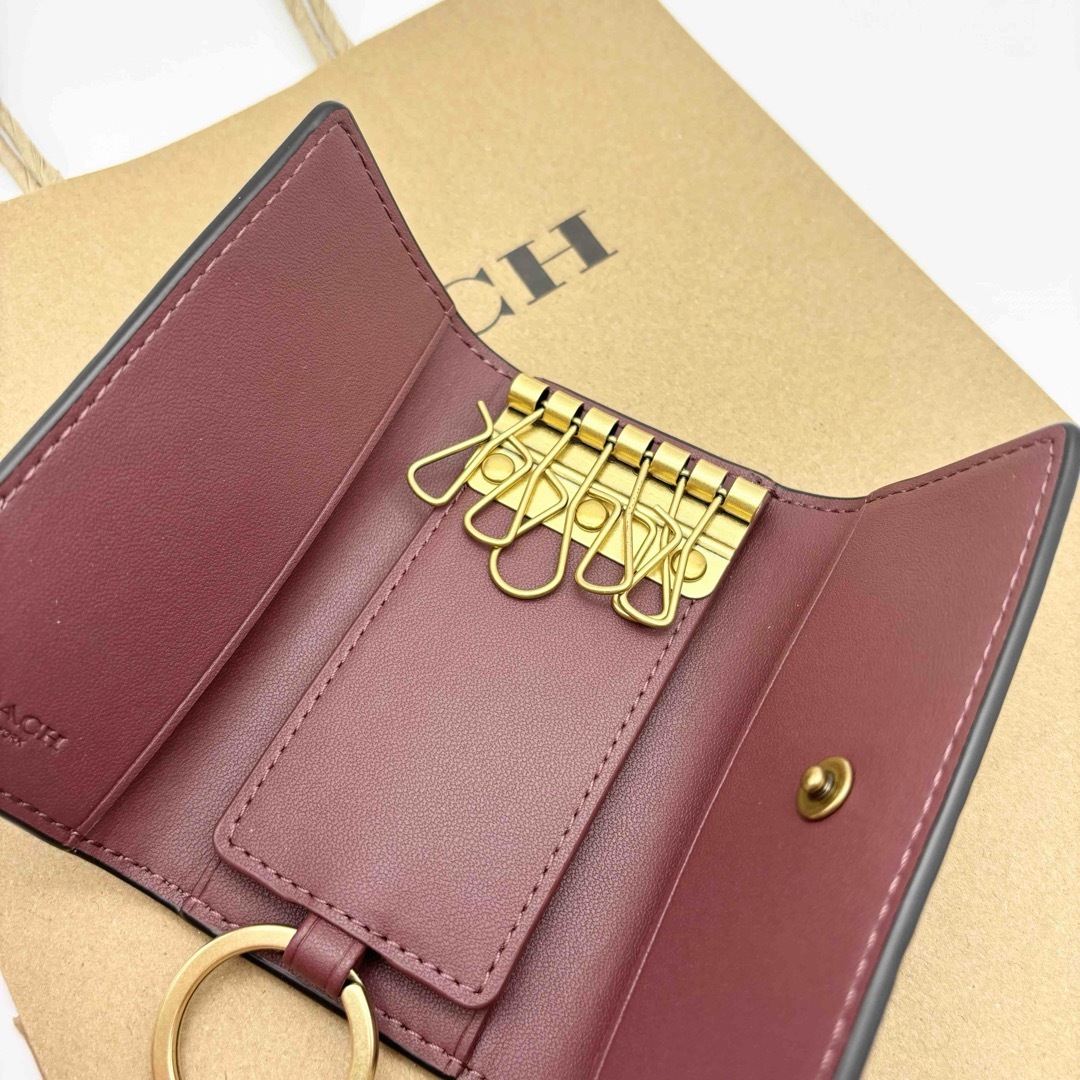 COACH☆新品】 6 リング キー ケース・フローラル プリント COACH☆新品】 6 リング キー ケース・フローラル プリント