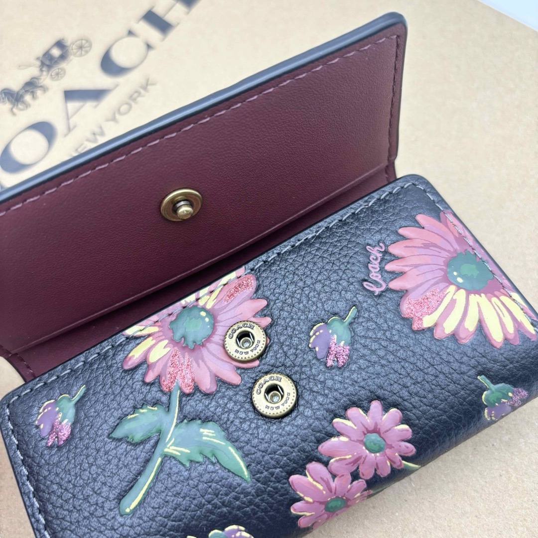 COACH(コーチ)の【COACH☆新品】 6 リング キー ケース・フローラル プリント！レザー！ レディースのファッション小物(キーケース)の商品写真