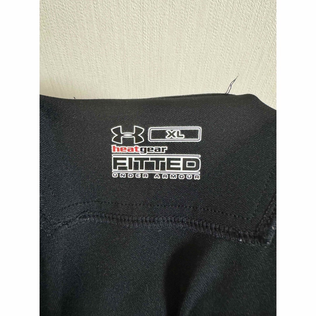 UNDER ARMOUR(アンダーアーマー)の【お値下げ】UNDER ARMOUR アンダーアーマー 襟付き速乾性シャツ メンズのトップス(Tシャツ/カットソー(半袖/袖なし))の商品写真