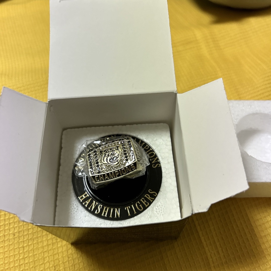 阪神タイガース日本一チャンピオンリング　レプリカ メンズのアクセサリー(リング(指輪))の商品写真