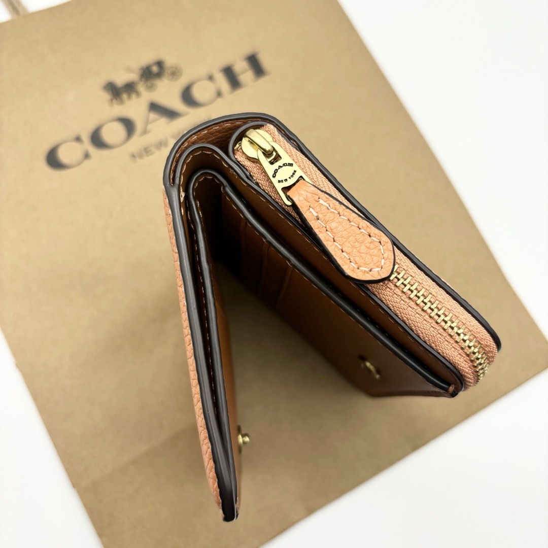 COACH(コーチ)の【COACH☆新品】ビルフォールド ウォレット！オレンジ！レザー！財布！ レディースのファッション小物(財布)の商品写真