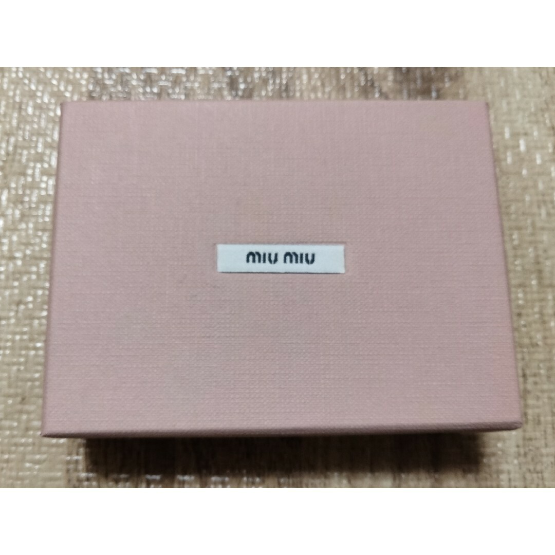 miumiu  キーケース入れ　空箱 レディースのファッション小物(キーケース)の商品写真