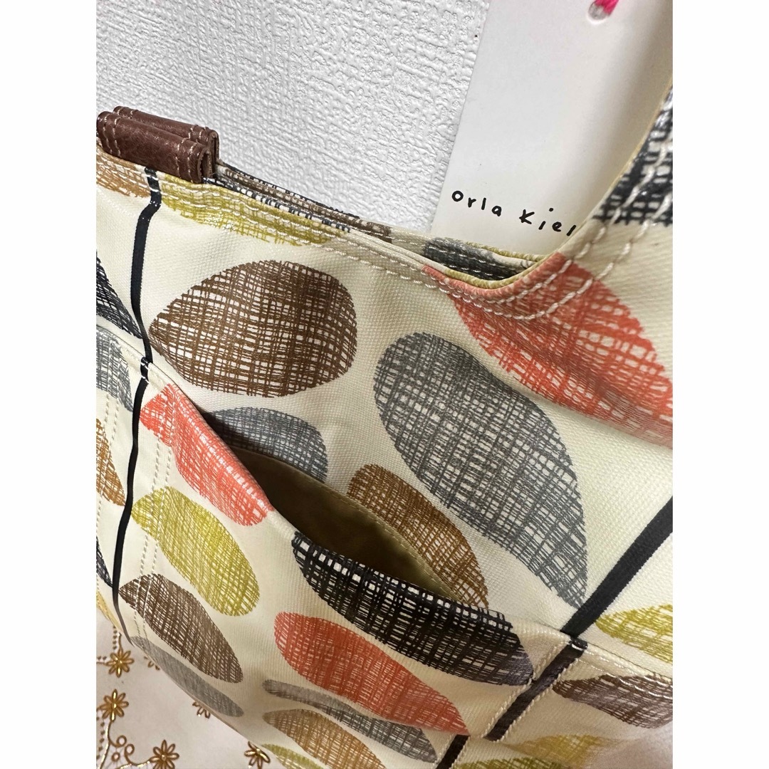 Orla Kiely(オーラカイリー)の未使用タグ付★オーラカイリー　orla kiely★マザーズバック★オシメシート レディースのバッグ(ショルダーバッグ)の商品写真