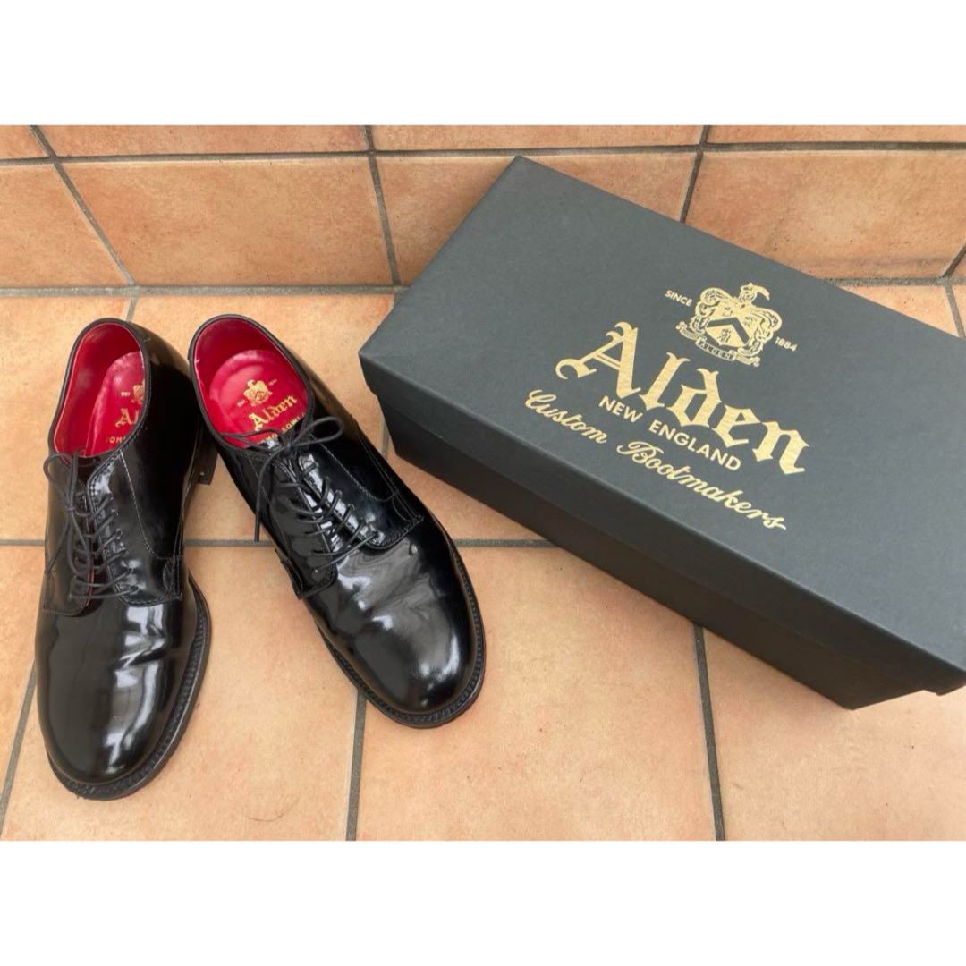 Alden(オールデン)のALDEN 53670 PATENT MILITARY PLAIN TOE 6D メンズの靴/シューズ(ドレス/ビジネス)の商品写真