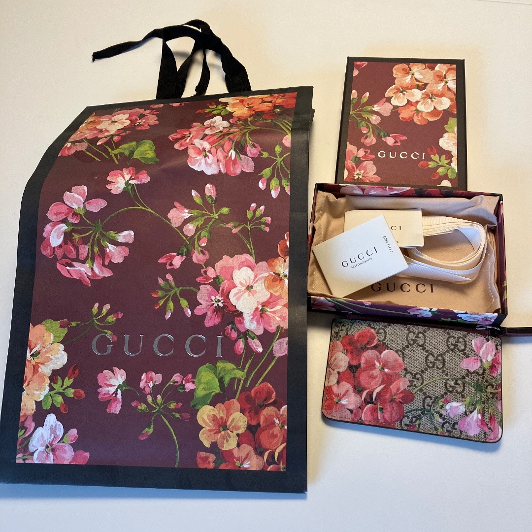 Gucci(グッチ)の新品 グッチ GUCCI GGブルームス 花柄 コインケース キーケース レディースのファッション小物(キーケース)の商品写真