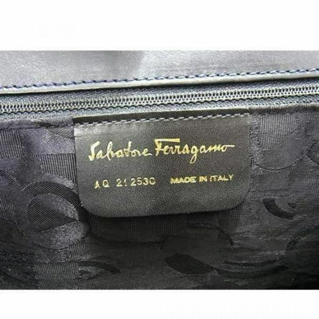 Salvatore Ferragamo(サルヴァトーレフェラガモ)のサルヴァトーレフェラガモ  ヴァラ レザー トートバッグ ブラック系 4241 レディースのバッグ(トートバッグ)の商品写真