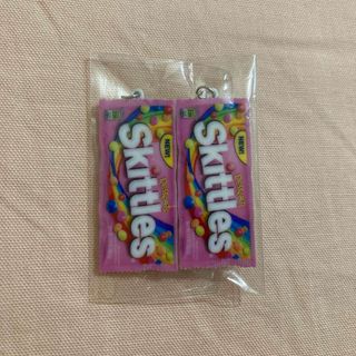 ピアス Skittles スキットルズ お菓子 ピンク キャンディー 飴 個性的(ピアス)