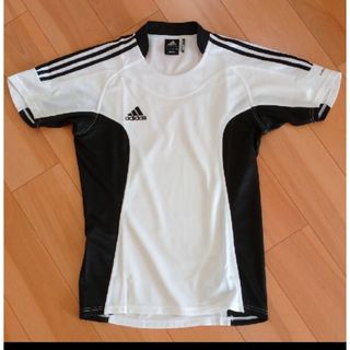 アディダス(adidas)のadidas 半袖シャツ(Tシャツ/カットソー(半袖/袖なし))