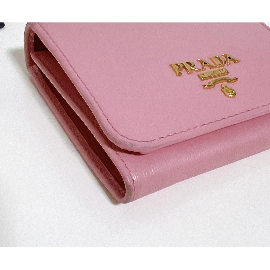 PRADA(プラダ)の☆美品☆送料無料☆PRADAプラダレザー三つ折り財布☆ピンク系☆ＢＯＸ付き☆ レディースのファッション小物(財布)の商品写真