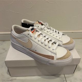 ナイキ(NIKE)のNIKE WOMENS BLAZER LOW 77 / ナイキ ブレザー ロー(スニーカー)