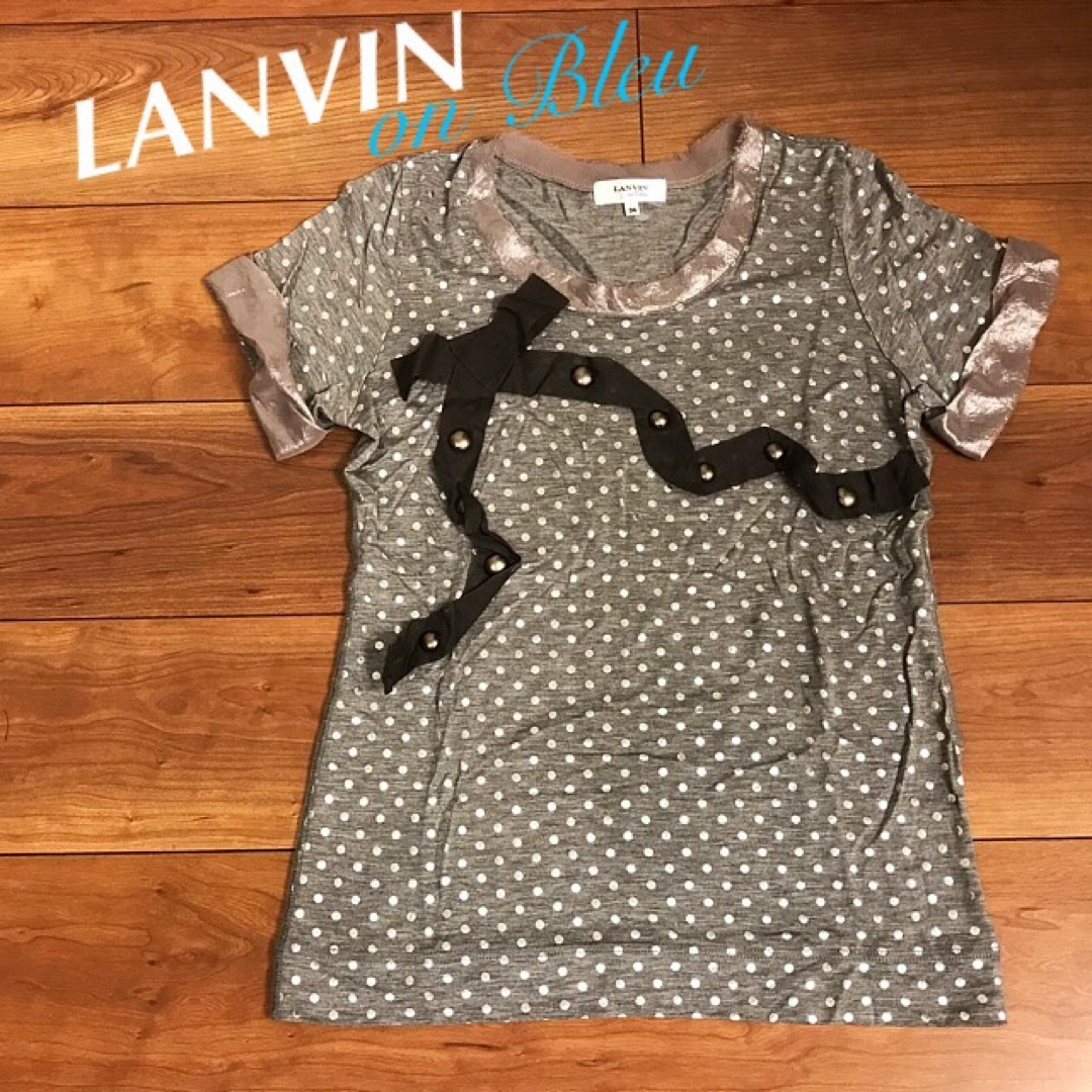 LANVIN en Bleu(ランバンオンブルー)のLANVIN on Bleu ランバンオンブルー　りぼんフリルシャツ レディースのトップス(Tシャツ(半袖/袖なし))の商品写真