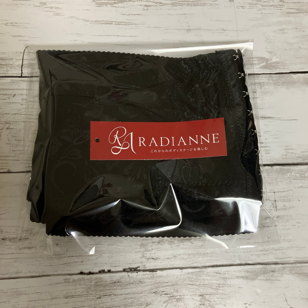 Radianne（R）(ラディアンヌ)のラディアンヌ　骨盤ベルト　XL ブラック レディースの下着/アンダーウェア(その他)の商品写真
