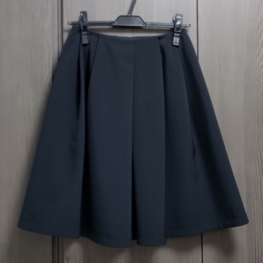 M-premier(エムプルミエ)のM-PREMIER COUTURE タックフレアースカート レディースのスカート(ひざ丈スカート)の商品写真