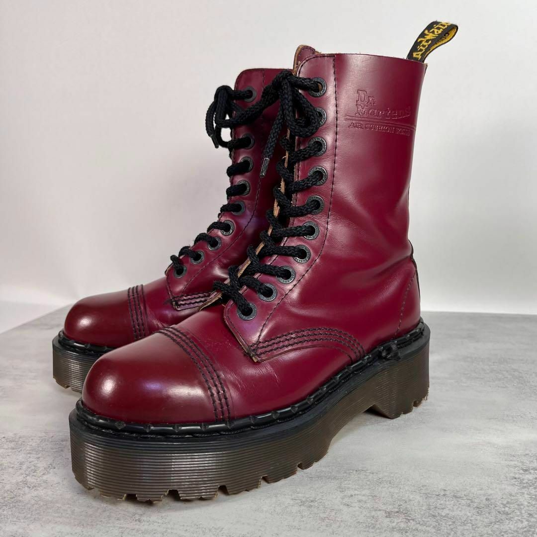 Dr.Martens(ドクターマーチン)のドクターマーチン　10ホール 厚底ブーツ　イングランド製　チェリーレッド　赤 レディースの靴/シューズ(ブーツ)の商品写真