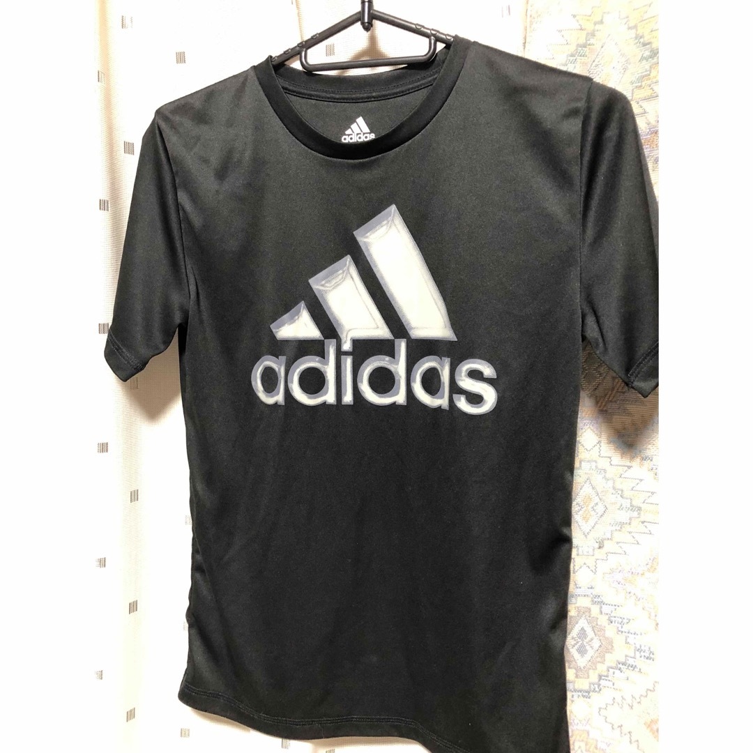 adidas(アディダス)のアディダス半袖★表ロゴおしゃれです。 メンズのトップス(Tシャツ/カットソー(半袖/袖なし))の商品写真