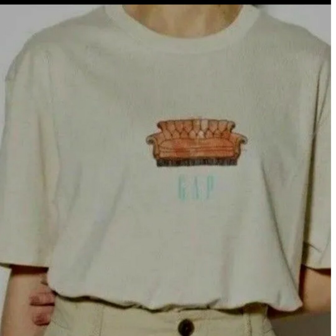 GAP(ギャップ)のTシャツ WB(TM) フレンズ × GAPロゴ グラフィックTシャツ レディースのトップス(Tシャツ(半袖/袖なし))の商品写真