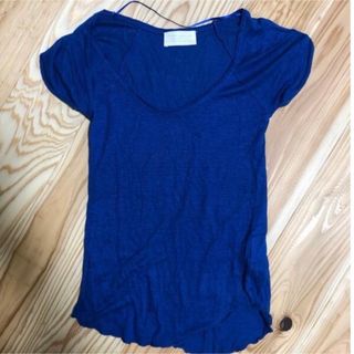 ザラ(ZARA)のZARA トップス　XS 青(Tシャツ(半袖/袖なし))