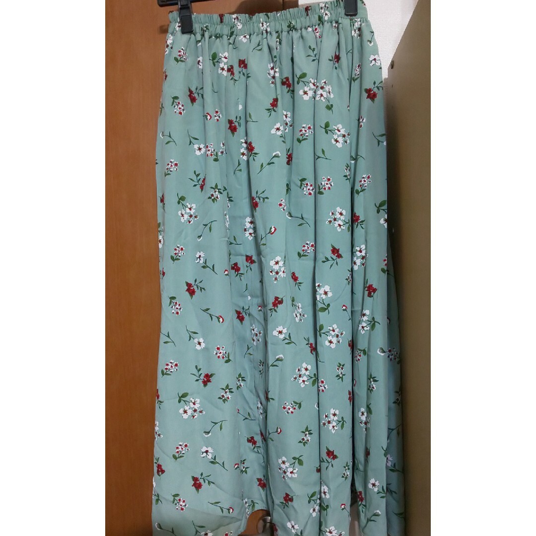 OLIVEdesOLIVE(オリーブデオリーブ)のロングスカート 緑系 花柄 レディースのスカート(ロングスカート)の商品写真