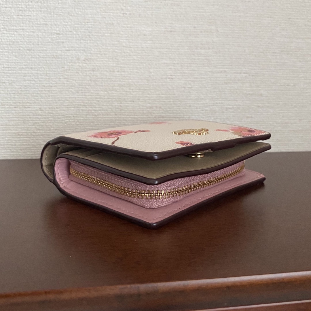 COACH(コーチ)の美品✨ COACH 財布 2つ折り財布 花柄 フローラル レディースのファッション小物(財布)の商品写真