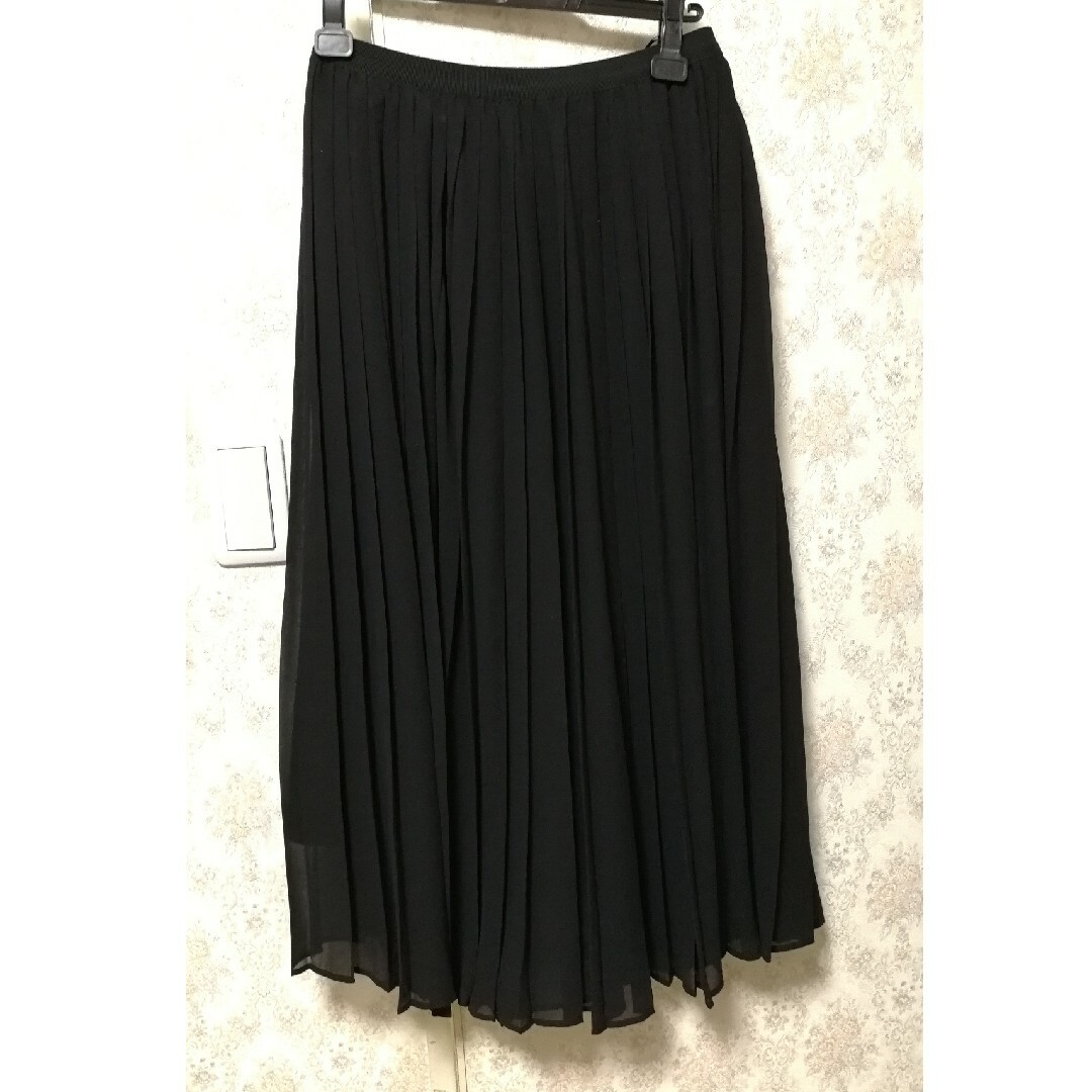 UNIQLO - ユニクロ シフォンプリーツスカート 黒の通販 by 秋桜 UNIQLO - ユニクロ シフォンプリーツスカート 黒の通販 by 秋桜