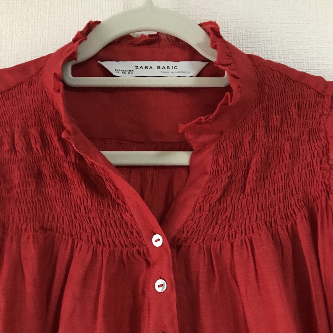 ZARA(ザラ)のZARA トップス　XSサイズ レディースのトップス(シャツ/ブラウス(半袖/袖なし))の商品写真