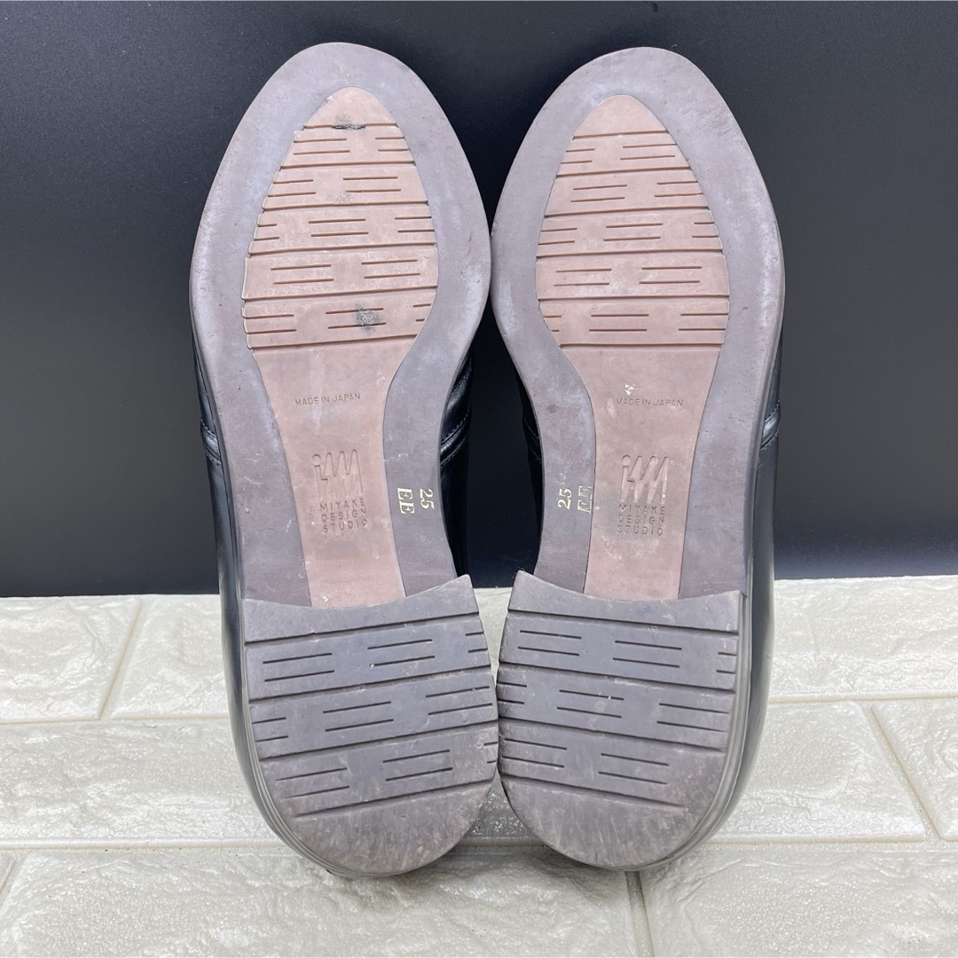 ISSEY MIYAKE(イッセイミヤケ)の【良品‼️】 イッセイミヤケデザインスタジオ　ストレートチップ　パンチドキャップ メンズの靴/シューズ(ドレス/ビジネス)の商品写真